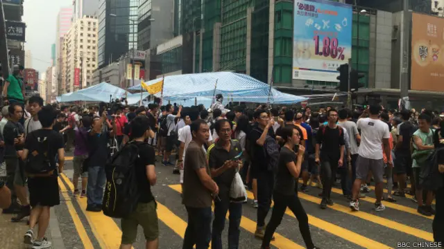 سٹوڈنٹس فیڈریشن نے حکومت پر الزام لگایا ہے کہ اس نے کچھ گینگز کو مظاہرین پر حملہ کرنے کی اجازت دی تھی