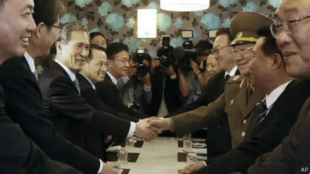 韩朝双方同意在年底之前举行高层会晤改善关系