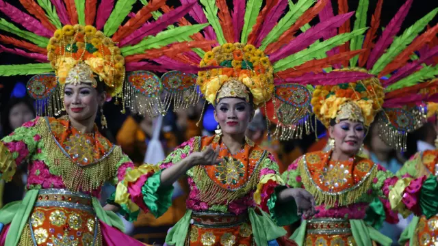  ایشیئن گیمز 16 دن تک جاری رہیں اور اس میں 45 ممالک نے شرکت کی اور 36 کھیلوں میں 439 طلائی تمغوں کے لیے مقابلے منعقد ہوئے۔