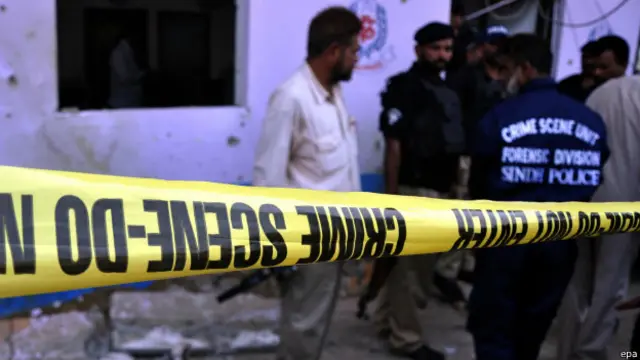 ۔ پولیس صورتِ حال کو قابو میں رکھنے کی کوشش کررہی ہے (فائل فوٹو)