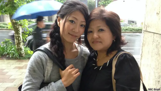 Simone e a mãe, Ivone, citaram a importância do voto, mesmo dizendo que não pretendem voltar tão cedo ao Brasil