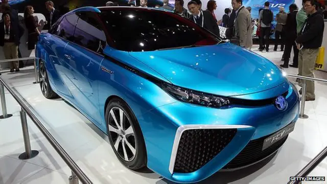 टोयटा सीडान कार