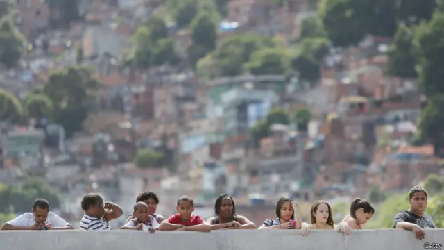 Cola para votar en la Rocinha