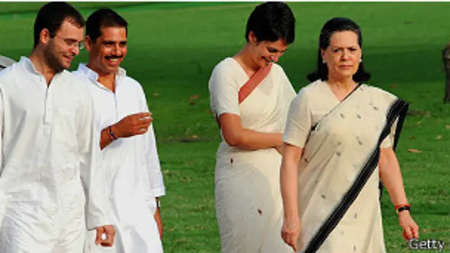 सोनिया गाँधी, प्रियंका गाँधी, राहुल गाँधी