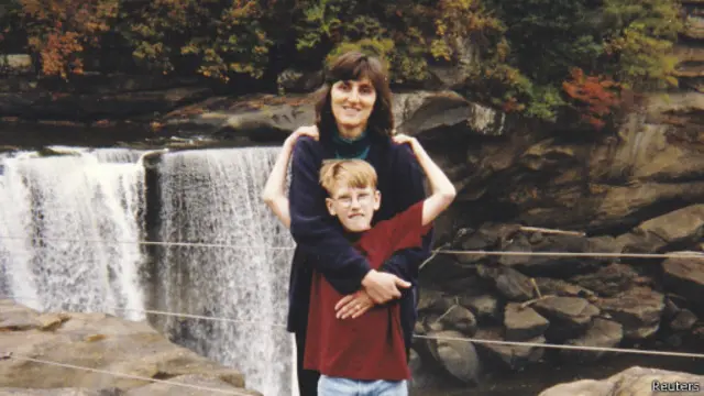 پیٹر کیسگ کے والدین کو امید ہے کہ ان کا بیٹا زندہ واپس آجائے گا