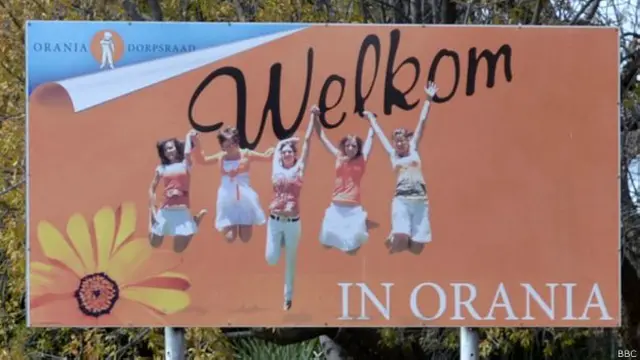Cartel de bienvenida a Orania.