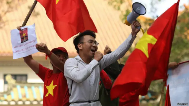 Biến động hay ổn định chính trị sẽ giúp Việt Nam phát triển?