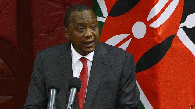 استدعي كينياتا من قبل المحكمة الجنائية للمثول أمامها وتقديم تفسيرات للادعاءات التي تتهمه بحجب أدلة إدانته