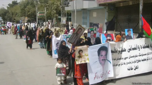 ریلی کے شرکا نے شہر کی مختلف شاہراہوں کا گشت کیا اور اس دوران اپنے مطالبات کے حق میں نعرہ بازی کرتے رہے