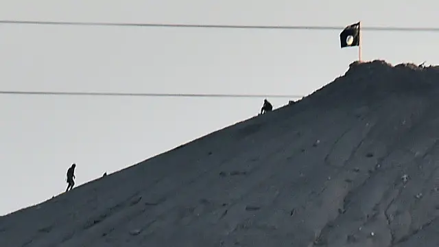 سيطر عناصر التنظيم على تلة مشتى نور ذات الموقع الاستراتيجي المطل على كوباني 