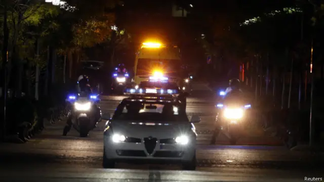 星期二凌晨這名女護士在警察的護送下被轉往卡洛斯三世國王醫院,據說現在病情穩定。