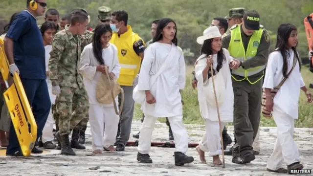 قبیلے کے اراکین کا کہنا تھا کہ بارہ بجے کے قریب ان پر پہلی بار بجلی گری 