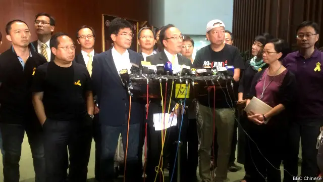 泛民主派议员表示明天将在立法会外与市民举行会议