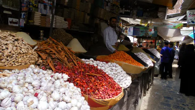 سوق الملح هو أحد أشهر الأسواق في صنعاء القديمة، وعرفت بهذا الاسم كونها السوق الرئيسية للتوابل في اليمن وهي واحدة من أسواق العرب المشهورة قبل الاسلام.