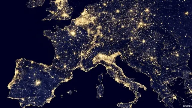 विज्ञान एवं तकनीक की दुनिया से जुड़ी तस्वीरें