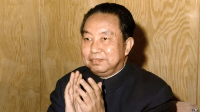 近年來掀起了一個評價華國鋒功過、還原華國鋒歷史作用的討論熱潮。