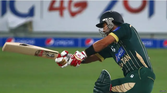 وکٹ کیپر سرفراز احمد اوپننگ کے لیے آئے
