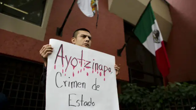 Los compañeros de los estudiantes exigen justicia.