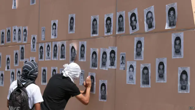 Manifestacion por estudiantes desaparecidos.