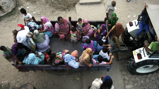 ගම්වැසියන් නිවෙස් අතහැර පලාගොස් ඇති බවයි පැවසෙන්නේ