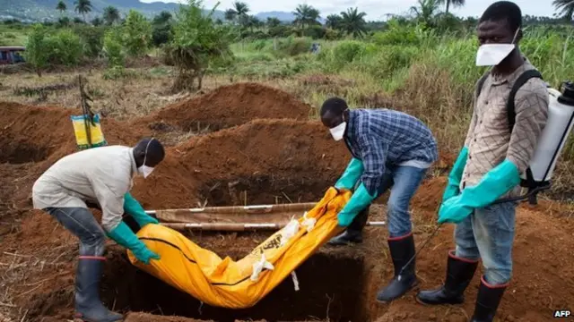 سجلت معظم حالات الوفاة في غينيا وسيراليون وليبيريا.
