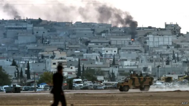 حملات هوایی ائتلاف به رهبری آمریکا تا کنون مانع از سقوط کوبانی شده است