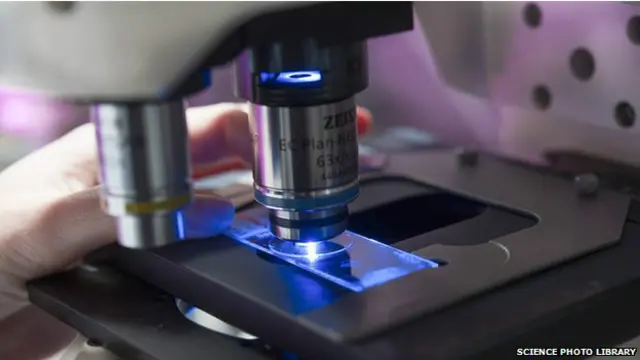 دغه درې تنه اوس د هغو ۱۰۵ تنو څېړونکو او ساینس پوهانو په لېست کې ورګډ شول چې له ۱۹۰۱ کال راهیسې یې د کیمیا په ډګر کې د نوبل جایزې ګټلي دي