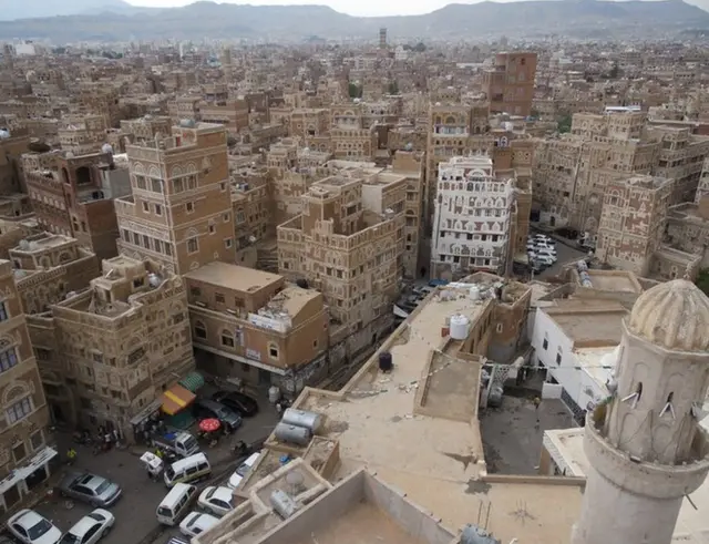 بخش قدیمی شهر با معماری تاریخی که از جمله جاذبه های جهانگردی منطقه است ولی به دلیل وضعیت امنیتی کشور، به اندازه گذشته گردشگر در آن دیده نمی شود. 