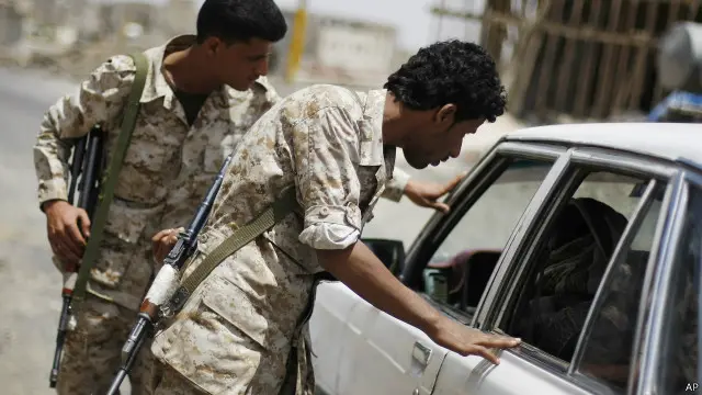 (أرشيف) نفى مصدر أمني أنباء تحدثت عن سقوط وحدات أمنية في أيدي مسلحي القاعدة.