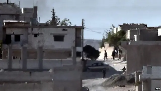 صورة لمسلحين في كوباني