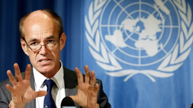 Директор Всемирного фонда дикой природы Марко Ламбертини представляет доклад на пресс-конференции в Женеве 