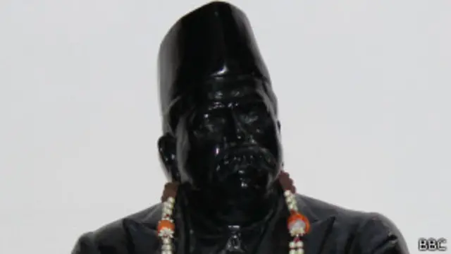 माधव सदाशिव गोलवलकर की प्रतिमा