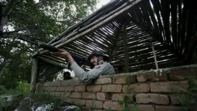 تتبادل الهند وباكستان اتهامات بخرق اتفاق وقف إطلاق النار بين الدولتين. 