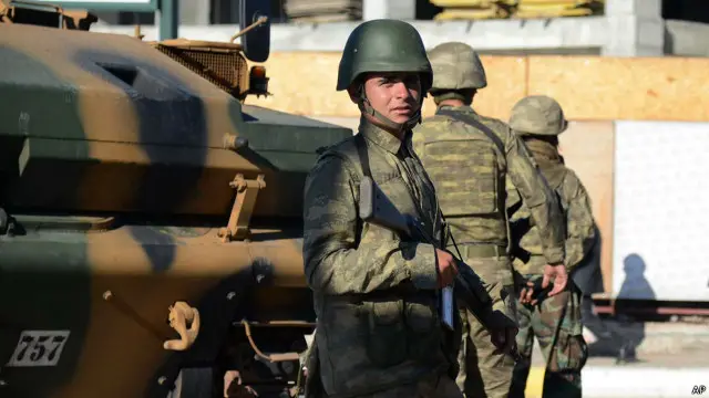 قوات من الجيش التركي انتشرت في مدينة ديار بكر بعد ساعات من اشتباكات بين متظاهرين أكراد والشرطة التركية.