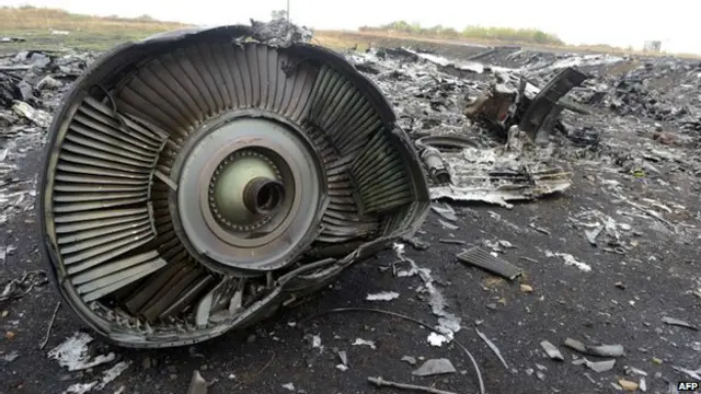 "Saling menatap sebagai salam perpisahan tak terucapkan."