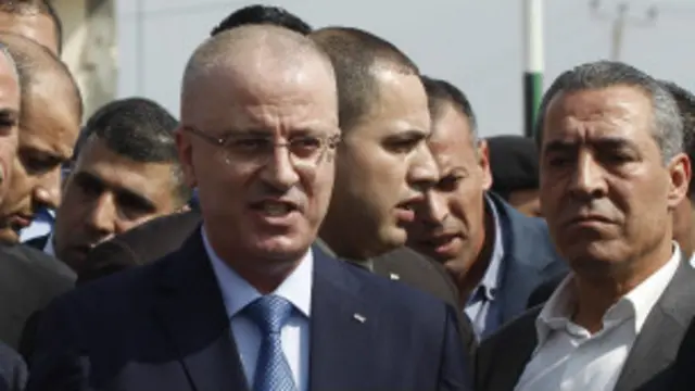 الحمد الله أول رئيس حكومة فلسطينية يزور غزة منذ 2007. ويقول إن إعادة إعمار القطاع أبرز أولويات حكومته