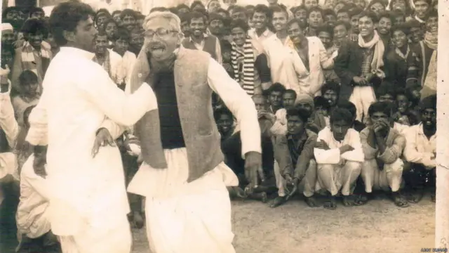 पंडारक गांव में नाटक