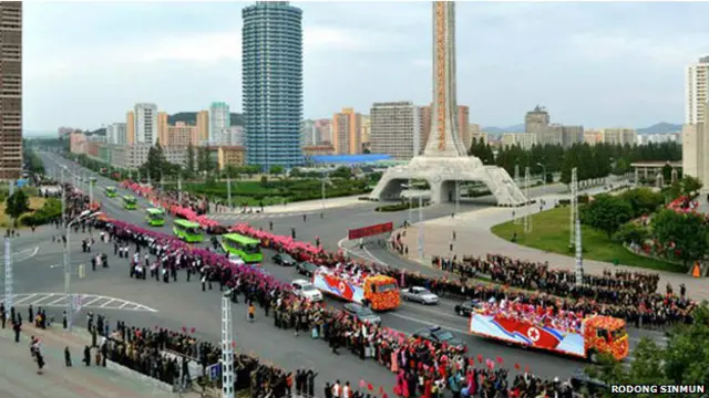 شمالی کوریا میں گولڈ میڈلز جیتنے والوں کا پریڈ میں جوش و خروش سے استقبال کیا گیا