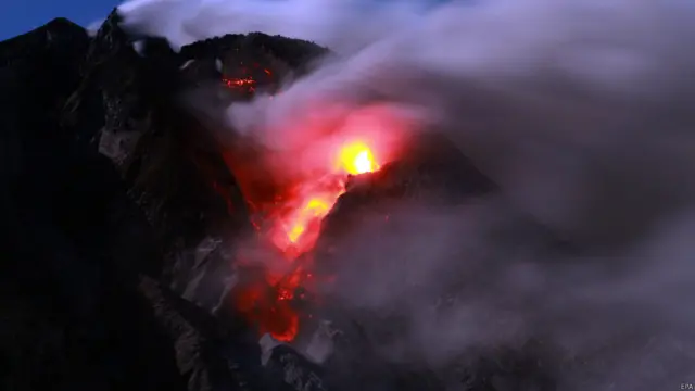 Lava Gunung Sinabung