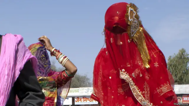 بھارت اقتصادی طور پر تیزی سےبدل رہا ہے لیکن اس کی مناسبت سے فرسودہ قدامت پسد اور عورت مخالف سوچ میں بہت زیادہ تبدیلی نہیں آئی ہے