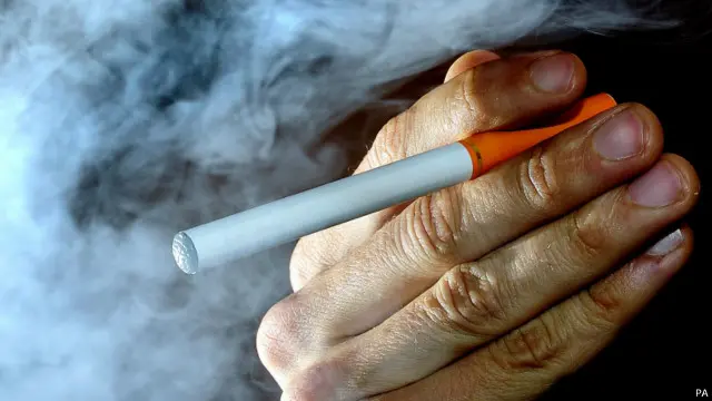 اكتشفت الدراسة وجود مركبات كيماوية ذات "جذور حرة" في دخان السيجارة الإلكترونية