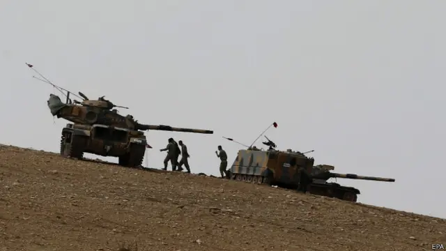 کردوں کا کہنا ہے کہ انھیں فوری طور پر اسلحے اور گولہ بارود کی سخت ضرورت ہے