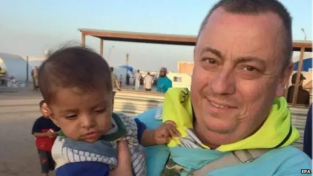 عامل الإغاثة الآن هيننغ قتل الأسبوع الماضي