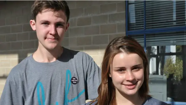 Debs Torr dan Chris Dobson, penggagas kencing sambil mandi