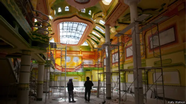 Edificio del arquitecto Freddy Mamani.