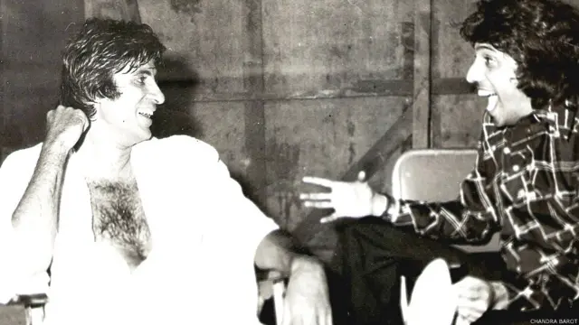 ’ڈان‘ فلم کے ہدایت کار چندرا بروٹ امیتابھ کے ہمراہ۔ یہ فلم 1978 میں آئی تھی اور سپر ہٹ رہی تھی۔