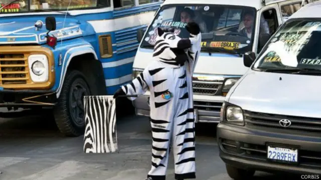 Grande parte dos empregos estranhos são relacionados ao trânsito