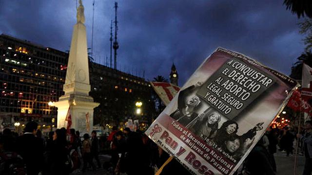 Marcha pro-aborto en Buenos Aires (foto: AFP)