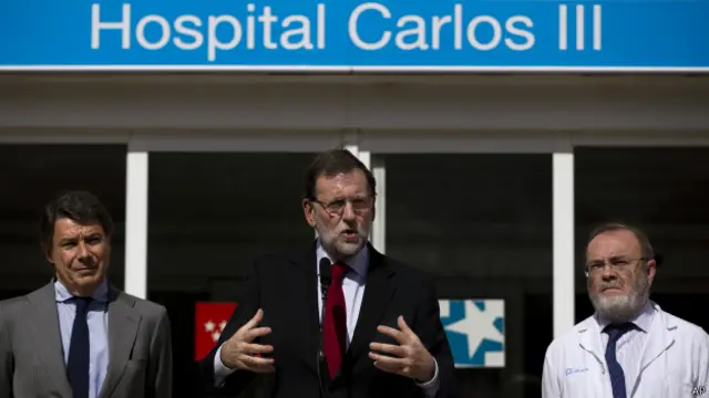 Mariano Rajoy (centro)