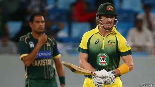 آسٹریلین بلے باز جارج بیلی کریز پر موجود ہیں